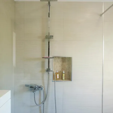 Stunning Gold Apartment With Pool Solin Exterior photo