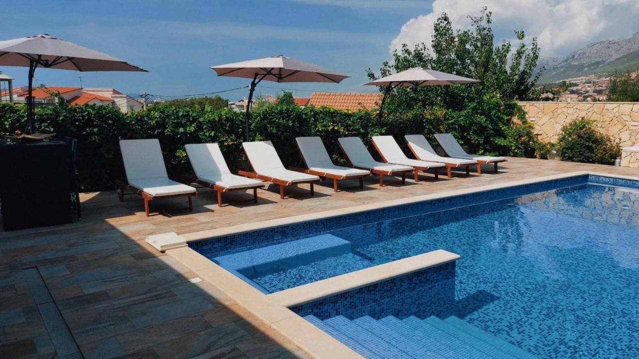 Stunning Gold With Pool Apartment Solin