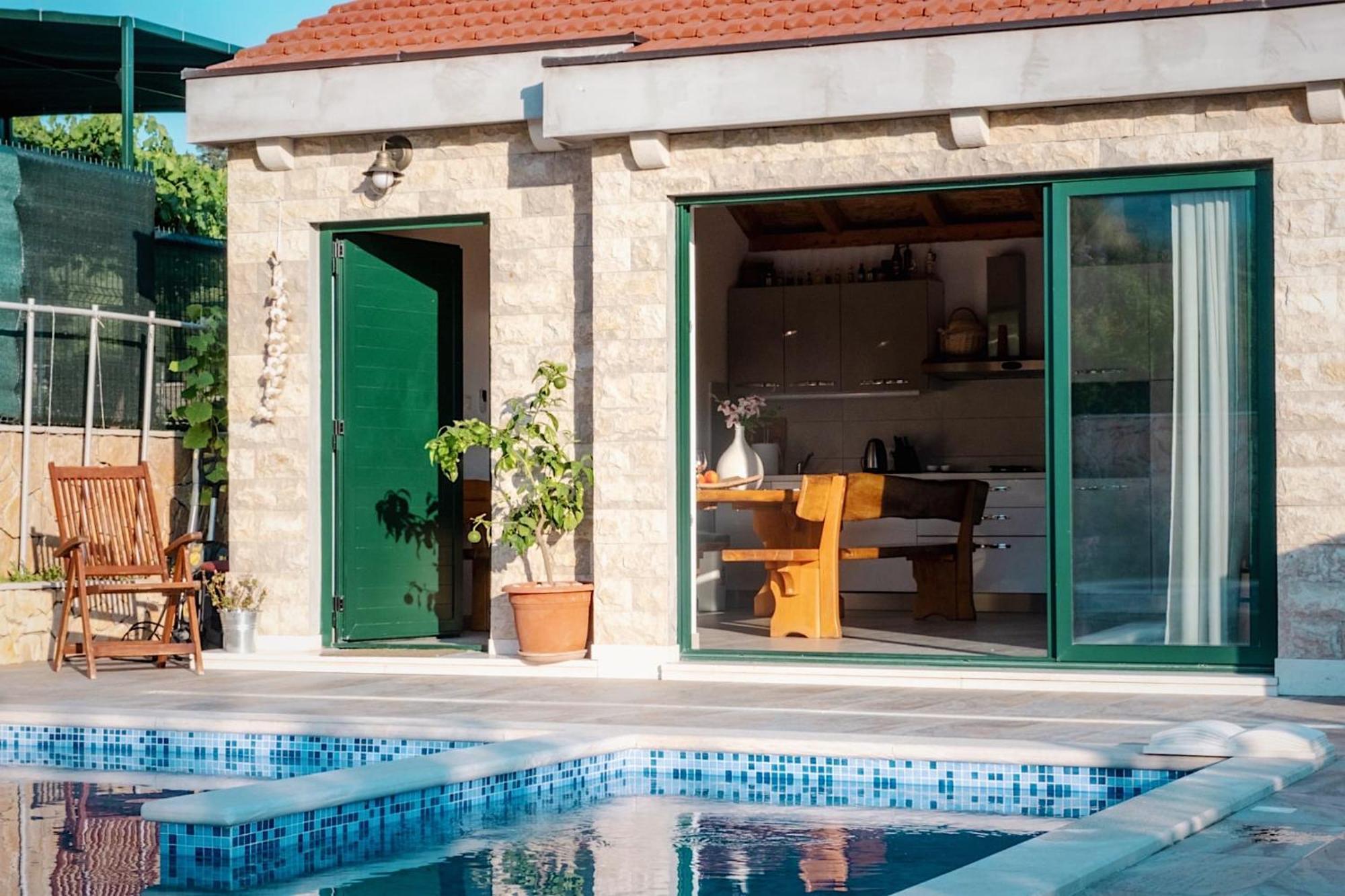 Apartment Stunning Gold With Pool *